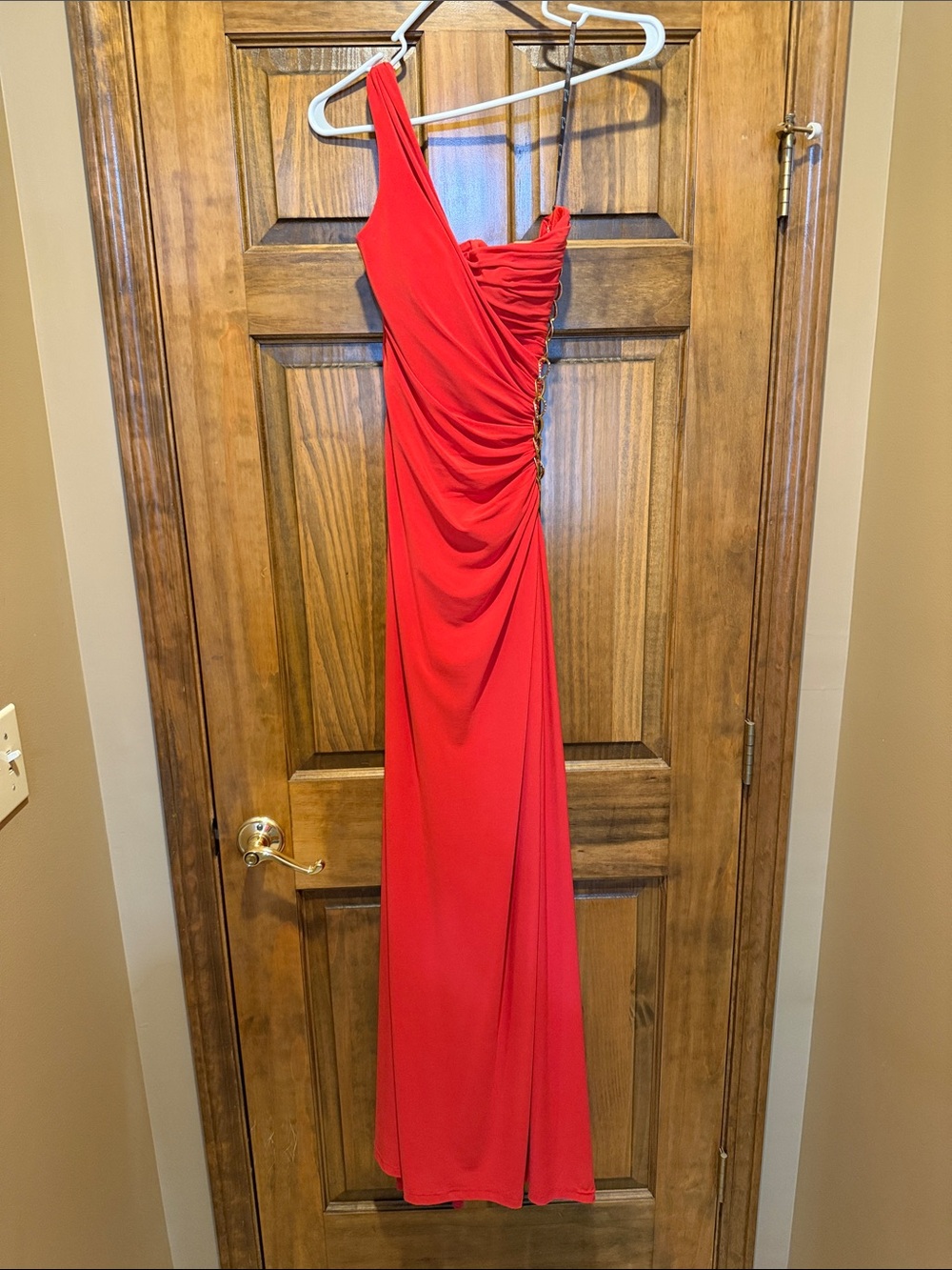 One-Shoulder Red Evening Gown – Elegant